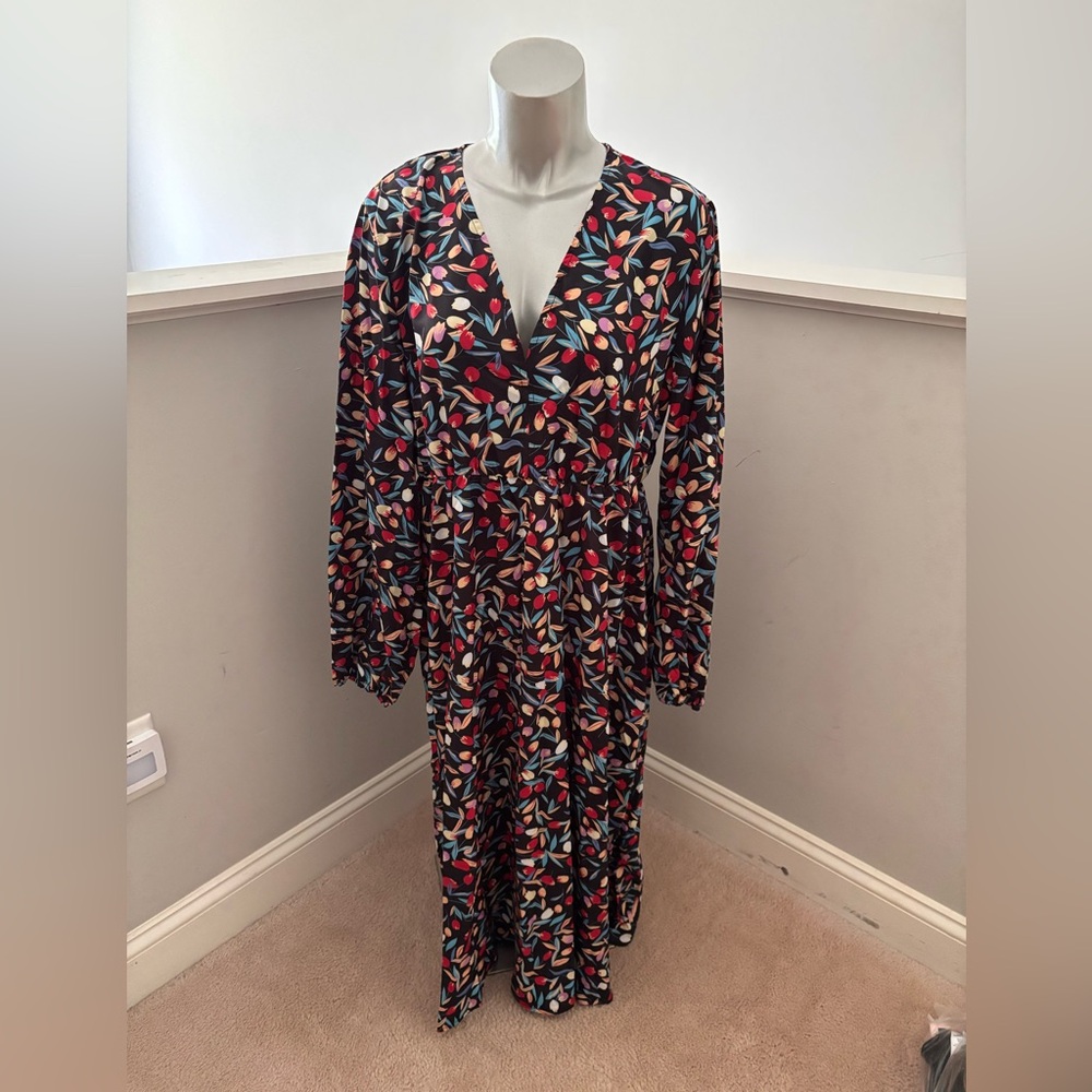 SHEIN Red and Black V-Neck Long Sleeve satin dress